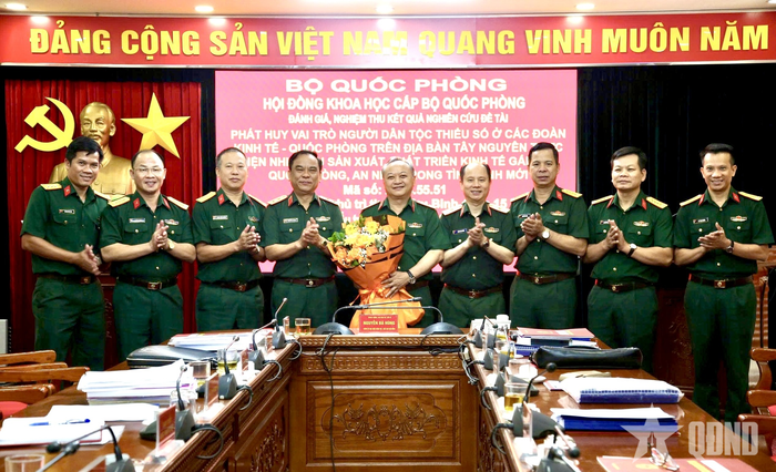 Hội đồng khoa học nghiệm thu đề tài đạt loại xuất sắc.