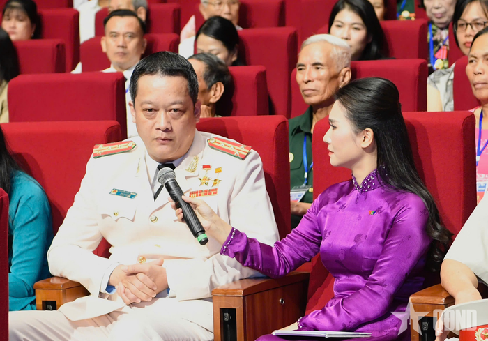 Đại tá, Anh hùng Lực lượng vũ trang nhân dân Nguyễn Đức Cường tham gia giao lưu tại chương trình.