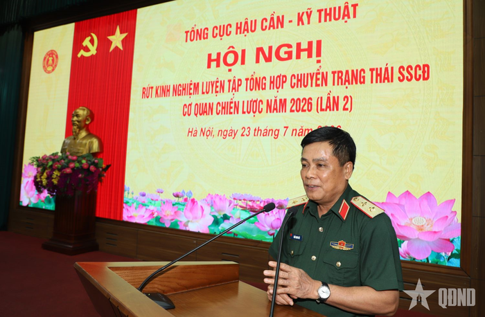 Trung tướng Trần Minh Đức phát biểu tại hội nghị.