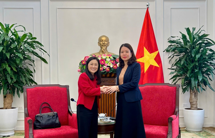 Thứ trưởng Bộ Ngoại giao Nguyễn Minh Hằng tiếp Đại sứ Hoa Kỳ tại Việt Nam Jennifer Wicks.