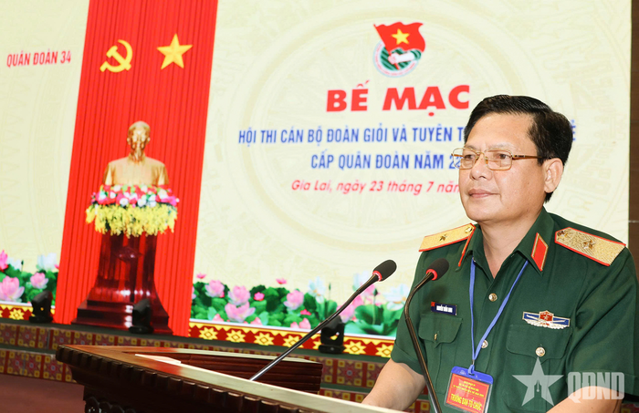 Thiếu tướng Nguyễn Trần Long, Phó chính ủy Quân đoàn 34, Trưởng Ban tổ chức hội thi phát biểu bế mạc.