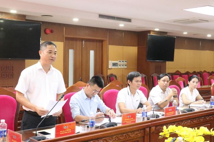 Tham luận tại hội nghị
