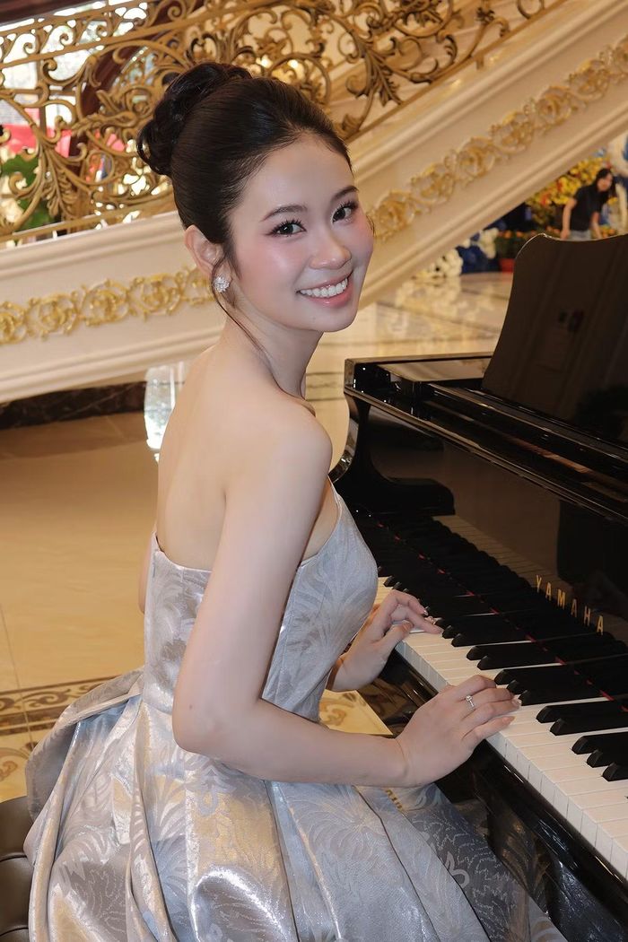 Hình ảnh mà Phương Quyên hướng đến là một người trẻ bản lĩnh, chuyên nghiệp, có tri thức và có trách nhiệm với cộng đồng.