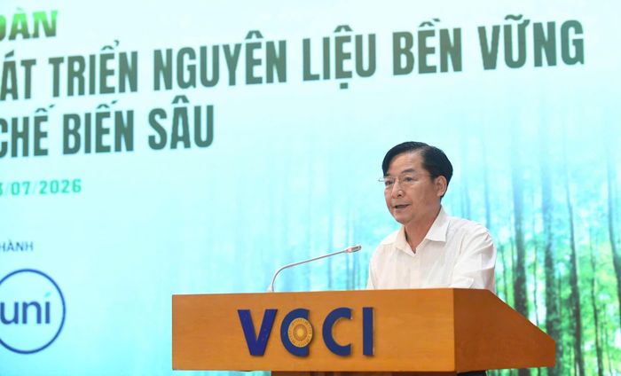  Ông Nguyễn Văn Diện, Phó Cục trưởng Cục Lâm nghiệp và Kiểm lâm (Bộ Nông nghiệp và Môi trường) phát biểu tại diễn đàn. Ảnh: HÀ NGUYỄN 