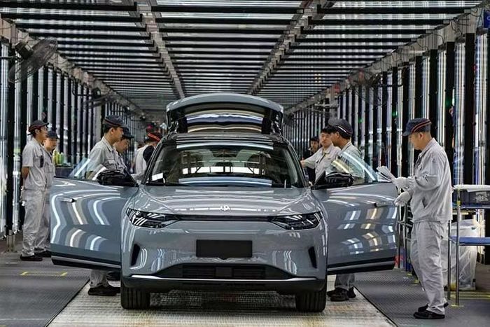 Xe điện chỉ thực sự bùng nổ tại Trung Quốc sau năm 2021 và đến năm 2026 đã chiếm khoảng 60% doanh số xe mới.
