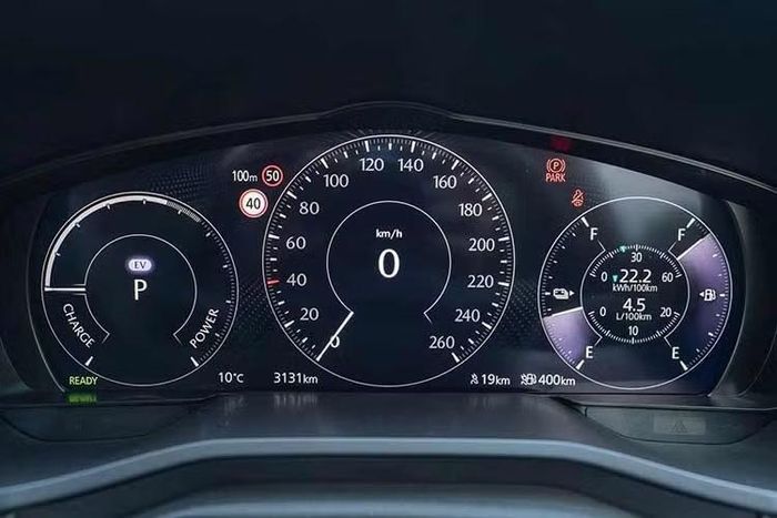 Các gói động cơ cho CX-60 2026 bao gồm; động cơ xăng 2.5L hút khí tự nhiên, động cơ xăng tăng áp 3.3L mild-hybrid, động cơ diesel tăng áp 3.3L mild-hybrid và phiên bản plug-in hybrid.