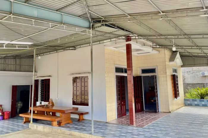 Ngôi nhà của người em trai đang thờ phụng liệt sĩ, nhà giáo Nguyễn Tường Bùi.