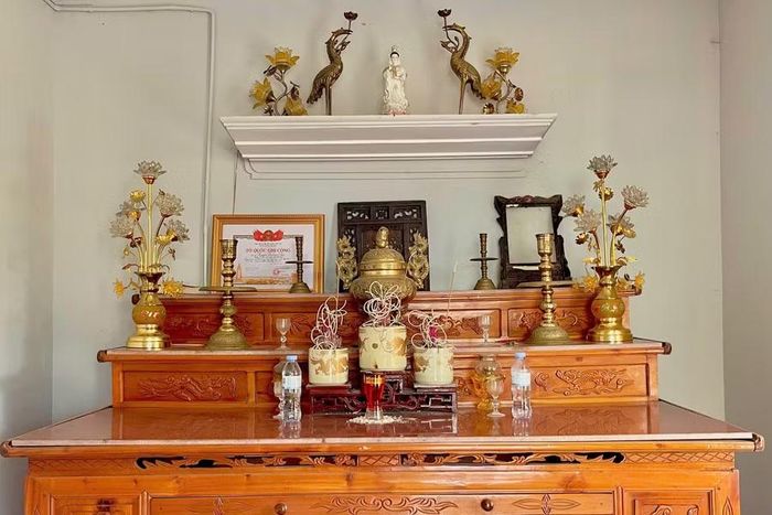 Liệt sĩ, nhà giáo Nguyễn Tường Bùi ra đi không hề có di ảnh, trên bàn thờ chỉ có tấm Bằng "Tổ quốc ghi công".