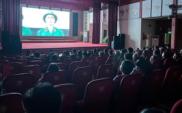 Không chỉ hơn 190 cụm rạp trên toàn quốc đồng loạt chiếu miễn phí phim cách mạng. nhiều cơ quan, đơn vị cũng tham gia trình chiếu trong Tuần phim Kỷ niệm 79 năm Ngày Thương binh - Liệt sĩ.