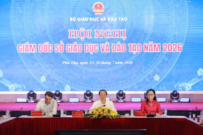 Từ trái qua phải ảnh: Thứ trưởng Phạm Quang Hưng, Thứ trưởng Thường trực Phạm Ngọc Thưởng, Thứ trưởng Nguyễn Thị Quyên Thanh.