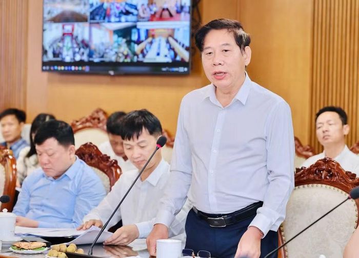 Các đại biểu thảo luận, trao đổi ý kiến để tìm giải pháp tối ưu.