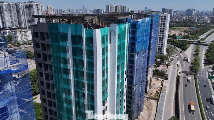 Khởi công từ năm 2009 với tổng vốn đầu tư gần 1.900 tỷ đồng, dự án Khu nhà ở học sinh, sinh viên Pháp Vân – Tứ Hiệp (nay thuộc phường Yên Sở) từng được kỳ vọng là khu nội trú tập trung hiện đại quy mô 6 tòa nhà 19 tầng (A1 – A6). Tuy nhiên, sau nhiều năm vận hành kém hiệu quả, hàng loạt tòa nhà rơi vào cảnh bỏ trống, gây lãng phí nghiêm trọng nguồn lực đất đai và vốn đầu tư công.