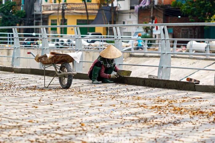 Các nhà thầu đang tập trung hoàn thiện những hạng mục cuối cùng trước khi công trình được đưa vào vận hành đồng bộ.