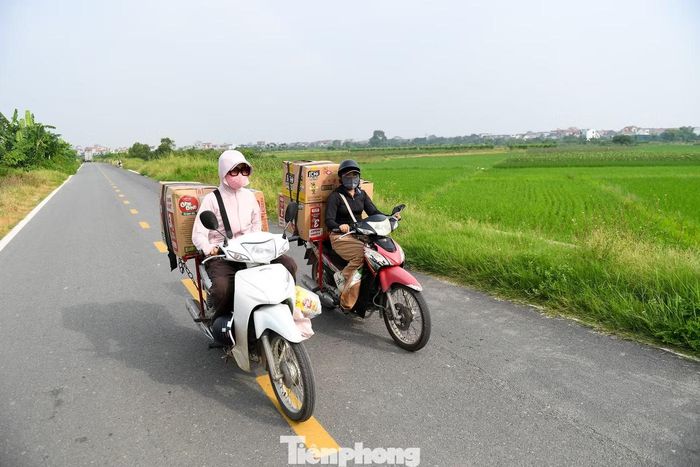 Những tuyến đường rộng mở kết nối các khu dân cư, trường học, trạm y tế và nhà văn hóa. Hệ thống hạ tầng từng bước hoàn thiện, tạo điều kiện thuận lợi cho giao thương và mở rộng không gian phát triển.