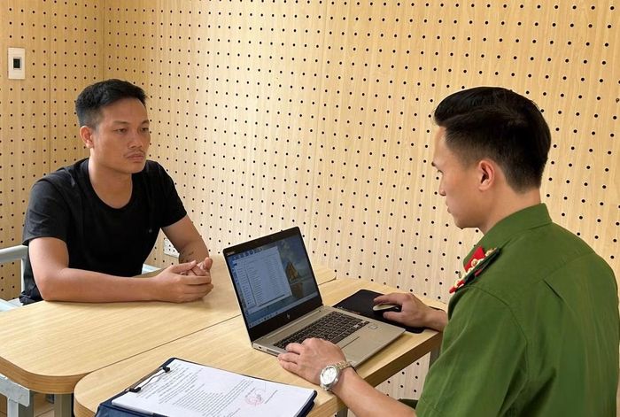 Cơ quan Công an lấy lời khai đối tượng Lê Văn Liệu.