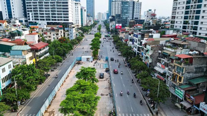 Ga S1 (Quần Ngựa) là một trong những ga ngầm của tuyến đường sắt đô thị số 5 (Văn Cao – Ngọc Khánh – Láng – Hòa Lạc). Sau khi hoàn thành, tuyến metro được kỳ vọng sẽ góp phần giảm áp lực giao thông trên các trục đường phía Tây Thủ đô, tăng cường kết nối giữa khu vực nội đô với các đô thị vệ tinh và thúc đẩy phát triển hệ thống giao thông công cộng bền vững.