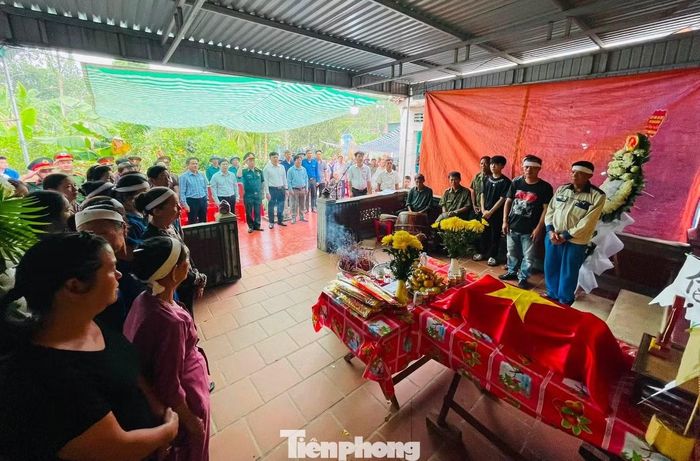 Chiến tranh đã lùi xa, nhưng sự hy sinh của các anh hùng liệt sĩ vẫn mãi là ngọn lửa thiêng thắp sáng truyền thống yêu nước của dân tộc. Mỗi sự trở về của người chiến sĩ không chỉ là niềm an ủi đối với thân nhân, mà còn nhắc nhở thế hệ hôm nay về giá trị của hòa bình, độc lập được đánh đổi bằng biết bao máu xương.