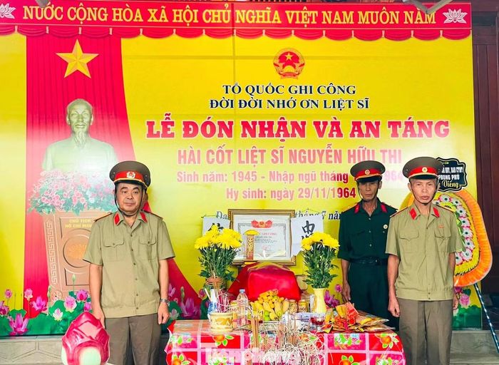 Trong không khí trang nghiêm, xúc động của những ngày cả nước hướng về kỷ niệm Ngày Thương binh - Liệt sĩ 27/7, Đảng bộ, chính quyền và nhân dân xã Đại Đồng (Nghệ An) đã phối hợp cùng gia đình, dòng họ trang nghiêm tổ chức Lễ đón nhận và an táng hài cốt liệt sĩ Nguyễn Hữu Thi tại Nghĩa trang quê nhà.