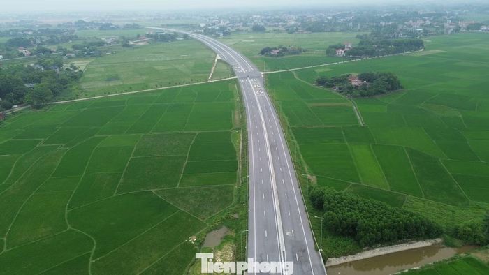 Sau hơn 2 năm thi công, ngày 19/4/2025, Dự án đường Vành đai 5- Vùng Thủ đô đoạn từ xã Phú Bình (tỉnh Thái Nguyên) nối với tỉnh Bắc Ninh đã khánh thành nhưng chưa thể lưu thông toàn tuyến.