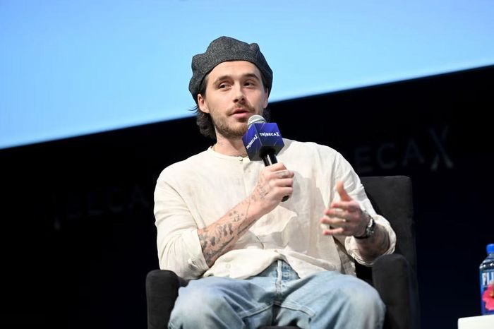 Brooklyn Beckham được cho là nhận một triệu USD khi tham gia quảng cáo DoorDash dịp World Cup, theo Page Six.
