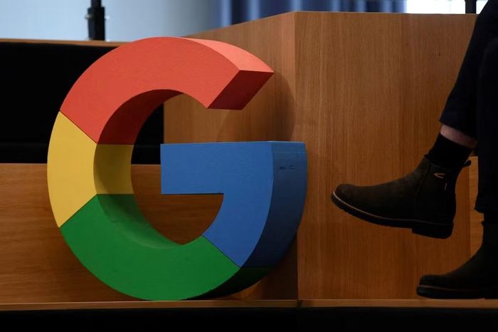 Google tổng cộng 890 triệu euro (khoảng 1 tỷ USD) vì vi phạm các quy định của Liên minh châu Âu (EU). Ảnh: Reuters.