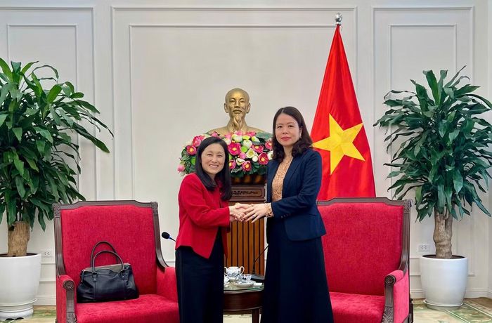 Thứ trưởng Ngoại giao Nguyễn Minh Hằng tiếp Đại sứ Mỹ tại Việt Nam Jennifer Wicks. Ảnh: Mofa.