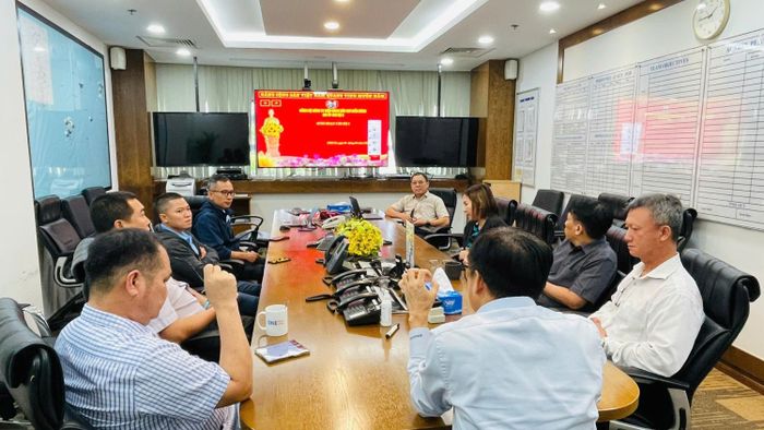 Các chi bộ trực thuộc Đảng bộ BIENDONG POC duy trì sinh hoạt định kỳ, từng bước đổi mới nội dung và hình thức, đưa những vấn đề thực tiễn trong quản lý, vận hành và sản xuất vào sinh hoạt Đảng.