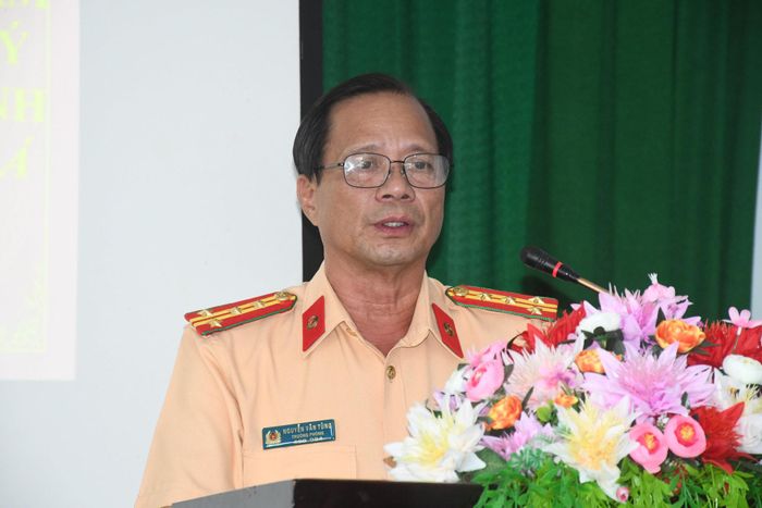 Đại tá Nguyễn Văn Tùng, Trưởng phòng Cảnh sát giao thông phát biểu kết luận hội nghị.