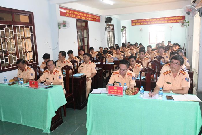 Phòng Cảnh sát giao thông (Công an tỉnh Vĩnh Long) tổ chức Hội nghị sơ kết công tác 6 tháng đầu năm 2026 và triển khai nhiệm vụ 6 tháng cuối năm.