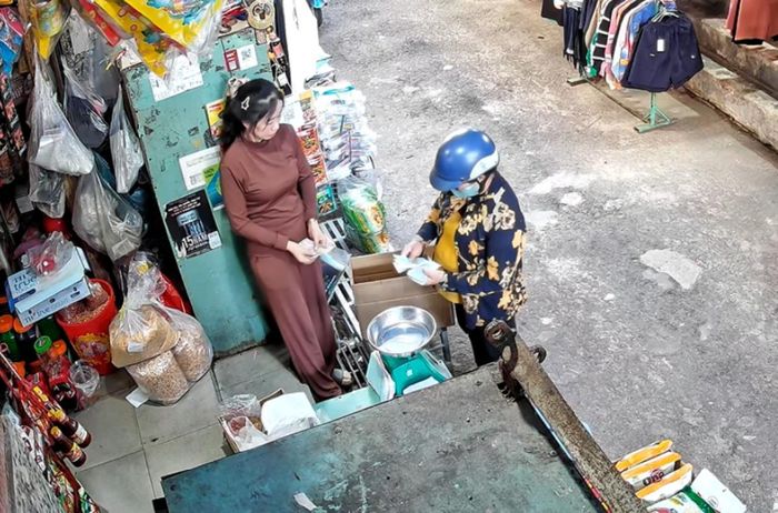 Chị Nha rất xúc động trước sự tử tế, có vay có trả của người khách hàng