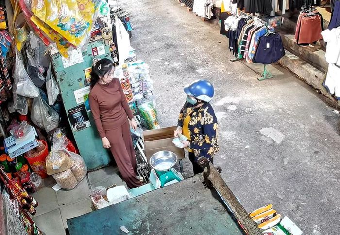 Bà tỏ rõ sự bàng hoàng, tiếc nuối khi nghe tin chủ nợ đã qua đời cách đây 2 năm