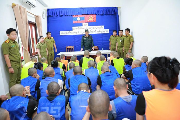 Đại tá Phạm Hải Đăng trực tiếp khai thác nhanh các đối tượng lừa đảo.
