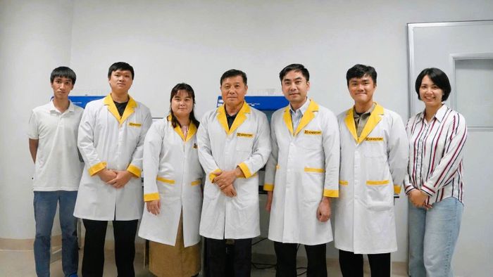 Các nhà nghiên cứu chủ chốt tham gia dự án giải mã 1.000 hệ gen người Việt. Ảnh: NVCC