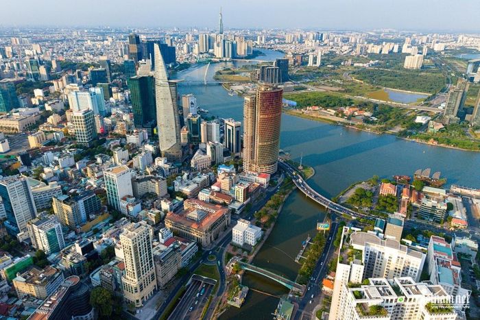 Theo chuyên gia, Trung tâm tài chính quốc tế tại TPHCM có thể hướng tới huy động khoảng 10-30 tỷ USD mỗi năm trong giai đoạn 2026-2030. Ảnh: Nguyễn Huế