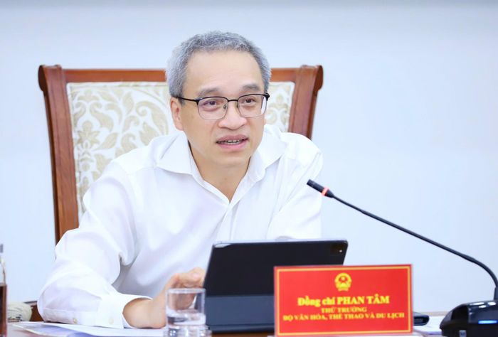 Thứ trưởng Bộ VHTTDL Phan Tâm nhấn mạnh, mục tiêu cuối cùng là xây dựng một khuôn khổ pháp lý số hiện đại, minh bạch, ổn định. Nhà nước thực hiện tốt hơn vai trò kiến tạo phát triển; doanh nghiệp yên tâm đầu tư và t.hực hiện tốt trách nhiệm xã hội; người dùng được bảo vệ an toàn trên môi trường số. Ảnh: Bộ VHTTDL