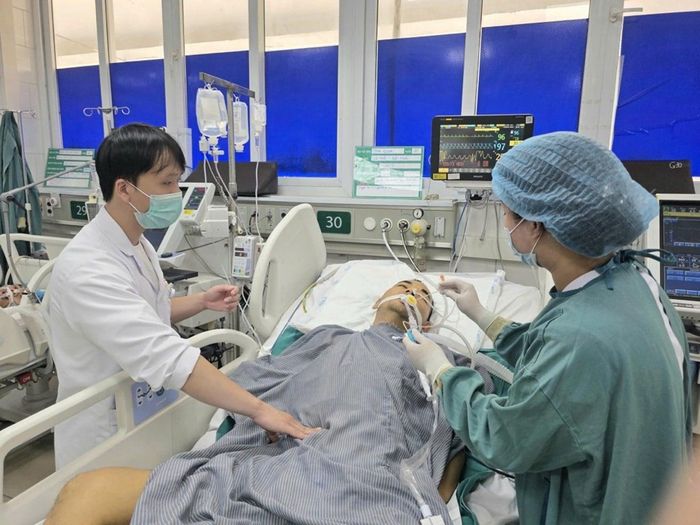 Nam bệnh nhân 38 tuổi (quốc tịch Trung Quốc) nhập viện trong tình trạng nguy kịch do mắc sốt rét ác tính.