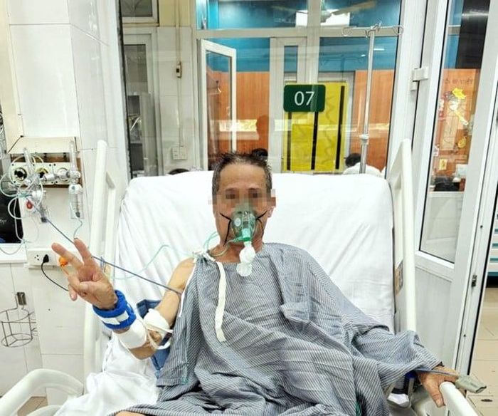 Hai bệnh nhân mắc sốt rét ác tính nguy kịch đã được các bác sĩ Bệnh viện Bạch Mai cứu sống sau cuộc "chạy đua" với thời gian, trong bối cảnh nguồn thuốc điều trị đặc hiệu khan hiếm.
