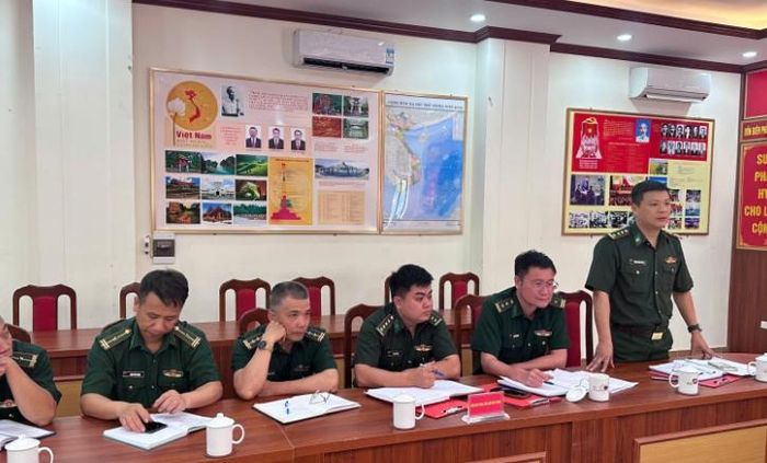 Đồng chí Thượng tá Trịnh Quang Hưng - Đồn trưởng Đồn biên phòng Tân Thanh, Bộ đội Biên phòng tỉnh Lạng Sơn phát biểu.