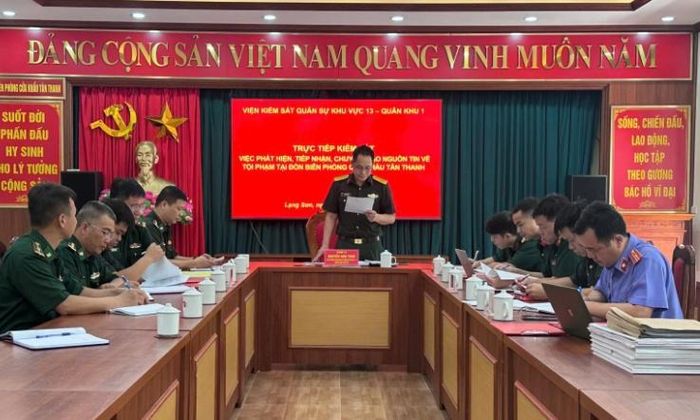 Quang cảnh buổi làm việc.