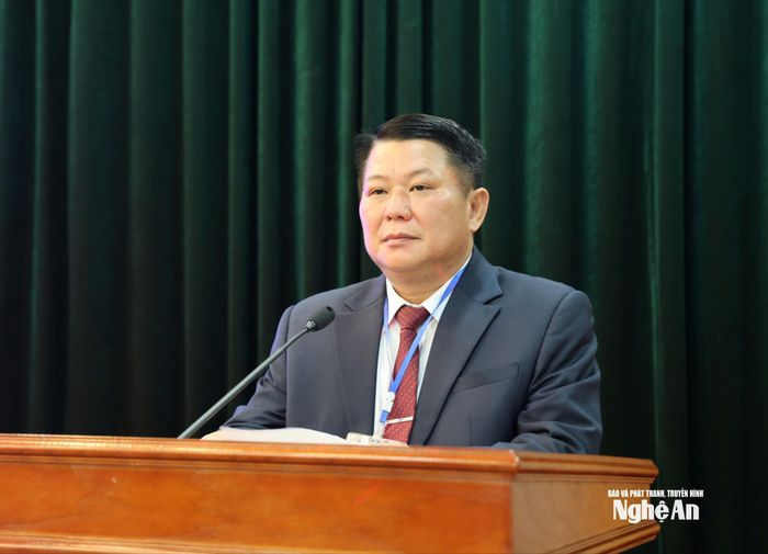 Phó Bí thư Thường trực Tỉnh ủy, Chủ tịch HĐND tỉnh Sơn La Lò Minh Hùng phát biểu khai mạc hội nghị. Ảnh: Đình Đức