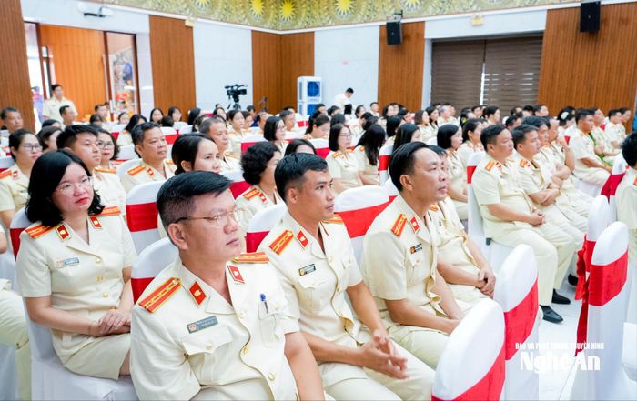 Các đại biểu dự lễ kỷ niệm. Ảnh: Phạm Bằng