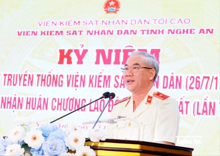 Phó Viện trưởng Viện Kiểm sát nhân dân tỉnh Nguyễn Đăng Thông phát biểu. Ảnh: Phạm Bằng