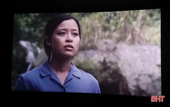 Hình tượng nữ liệt sĩ Đặng Thùy Trâm được tái hiện trong bộ phim "Đừng đốt" của đạo diễn Đặng Nhật Minh.