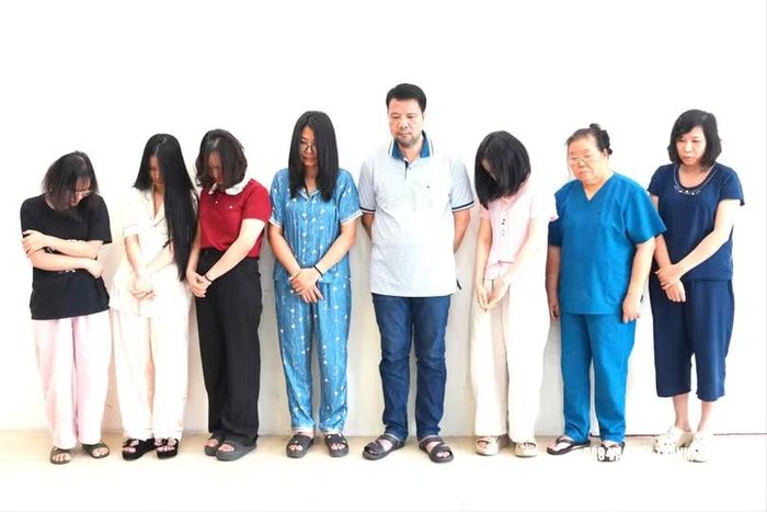 Nhóm đối tượng tại Cơ quan Công an. Ảnh: Phạm Thủy