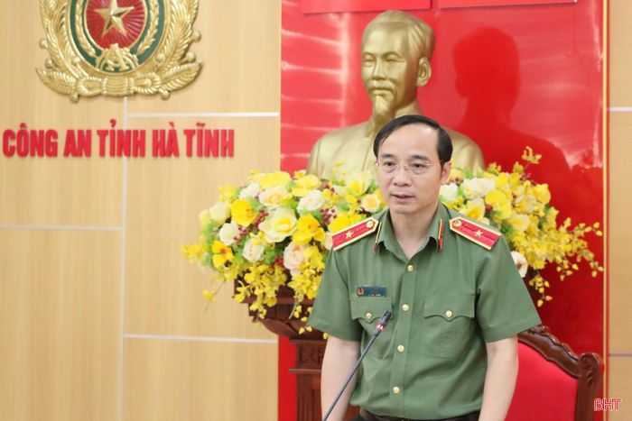 Thiếu tướng Nguyễn Xuân Thao - Giám đốc Công an tỉnh phát biểu tại hội nghị.