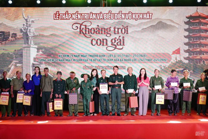 Những phần quà là sự tri ân, sẻ chia, thể hiện đạo lý, trách nhiệm của các cấp, ngành và tuổi trẻ đối với những người đã hy sinh, cống hiến vì độc lập, tự do của Tổ quốc.