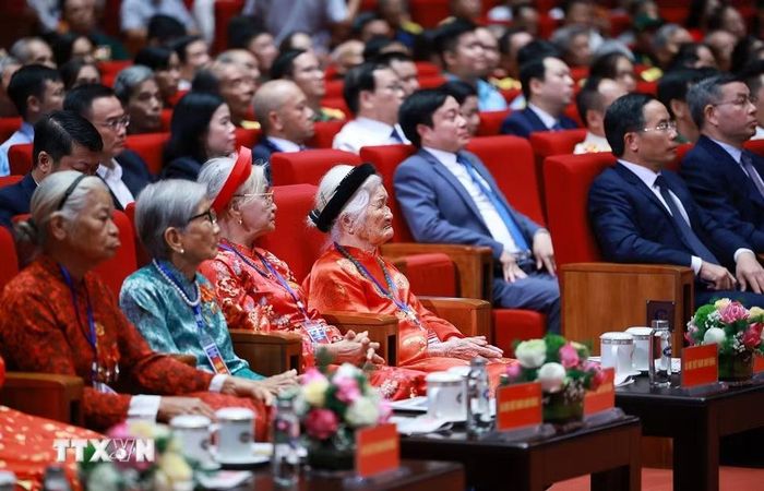 Các Mẹ Việt Nam Anh hùng dự Hội nghị Tri ân người có công với cách mạng toàn quốc năm 2026. (Ảnh: Dương Giang/TTXVN)