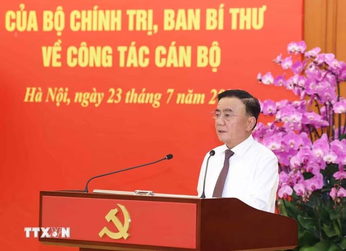 Đồng chí Trần Cẩm Tú, Ủy viên Bộ Chính trị, Thường trực Ban Bí thư phát biểu giao nhiệm vụ. (Ảnh: Phương Hoa/TTXVN)