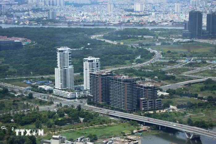 Bất động sản khu Đông Thành phố Hồ Chí Minh thuộc khu đô thị Thủ Thiêm. (Ảnh: Hồng Đạt/TTXVN)