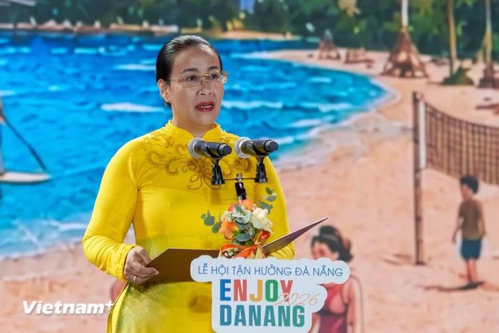 Phó Chủ tịch Ủy ban nhân dân thành phố Đà Nẵng Nguyễn Thị Anh Thi phát biểu khai mạc mở màn Lễ hội tận tưởng Đà Nẵng 2026. (Ảnh: Thanh Phong/Vietnam+)